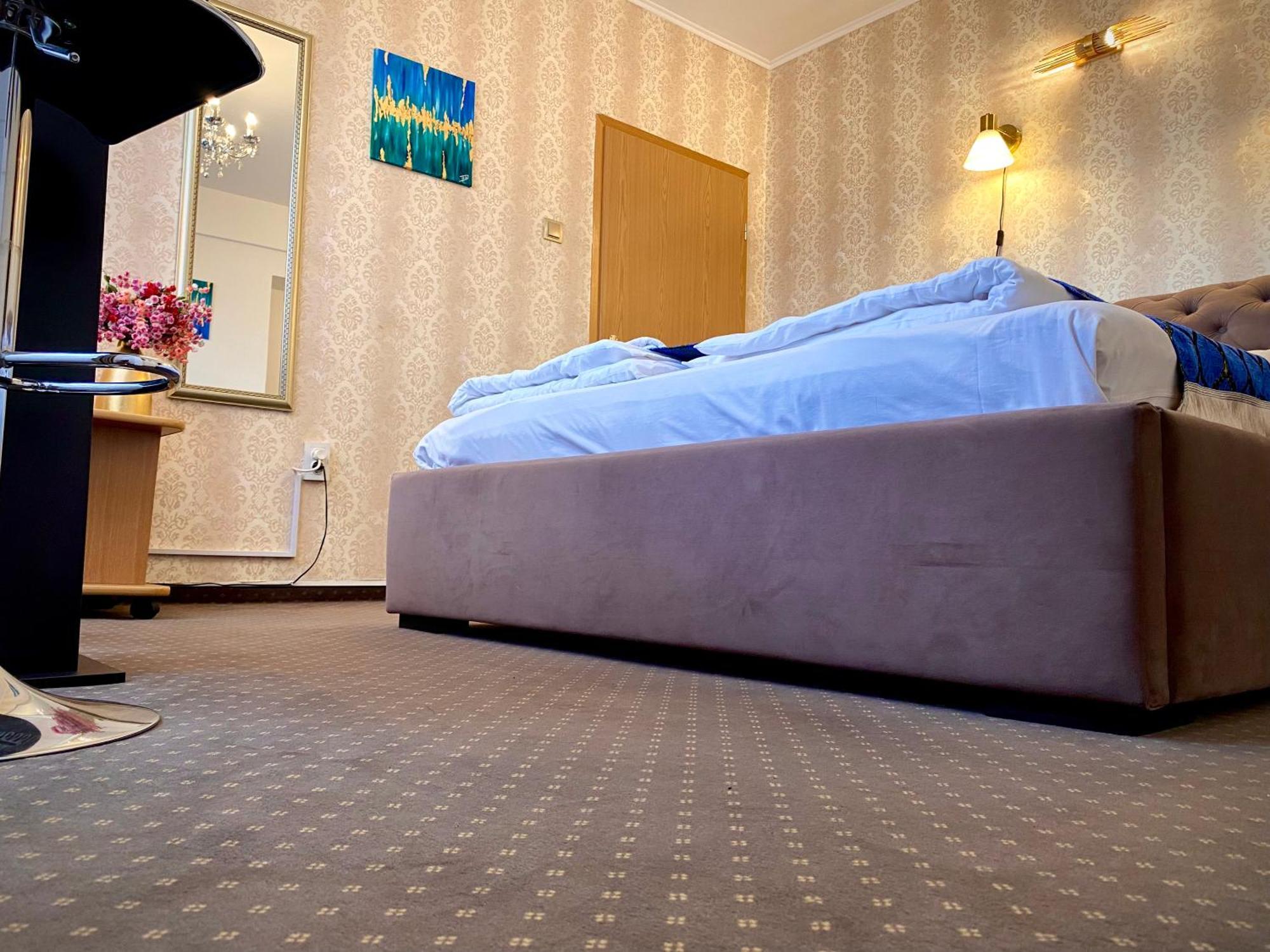 Casa Topazz Târgu Jiu Екстериор снимка