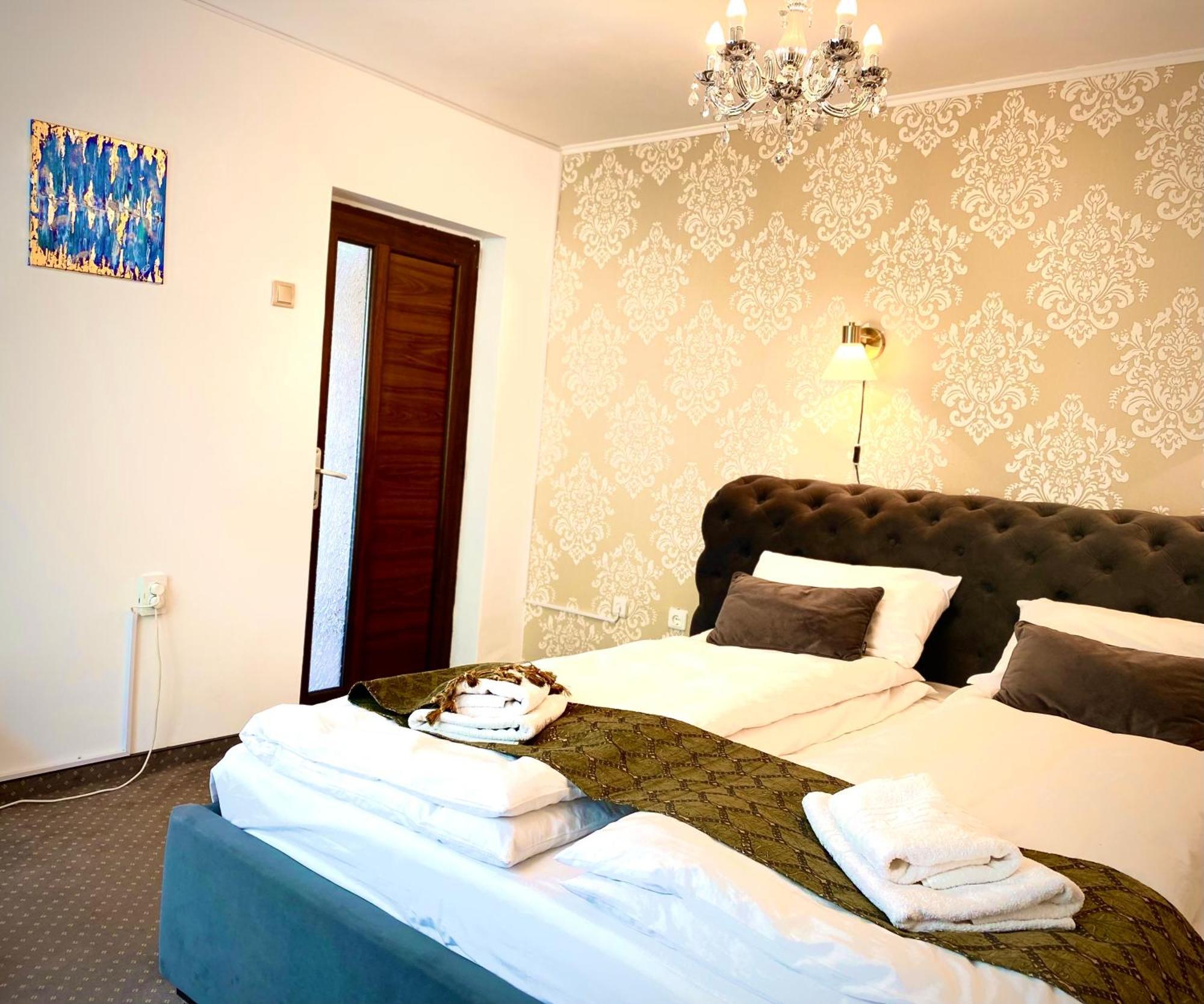 Casa Topazz Târgu Jiu Екстериор снимка