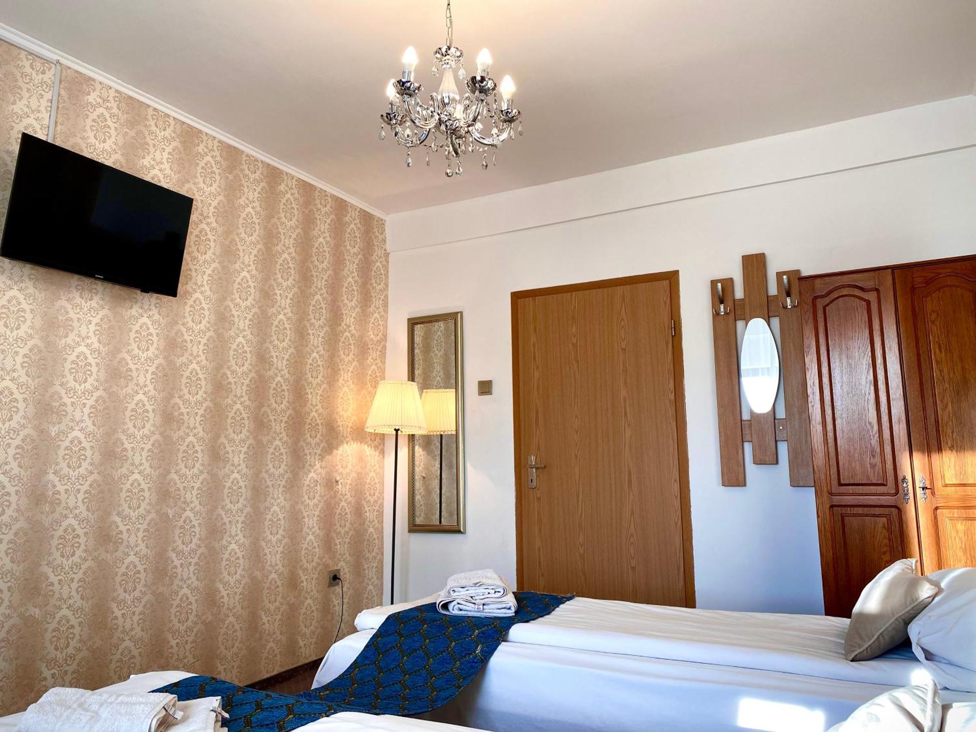 Casa Topazz Târgu Jiu Екстериор снимка